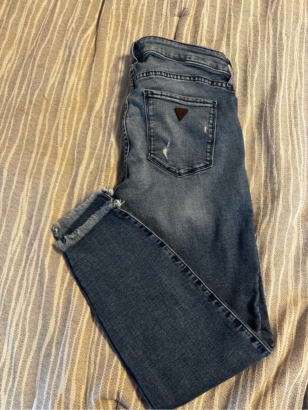Guess Dark Blue Cropped Frayed-Hem Jeans